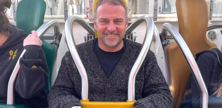 b体育官网-短暂的闲暇时光,弗里克到巴塞罗那第比达博山玩跳楼机